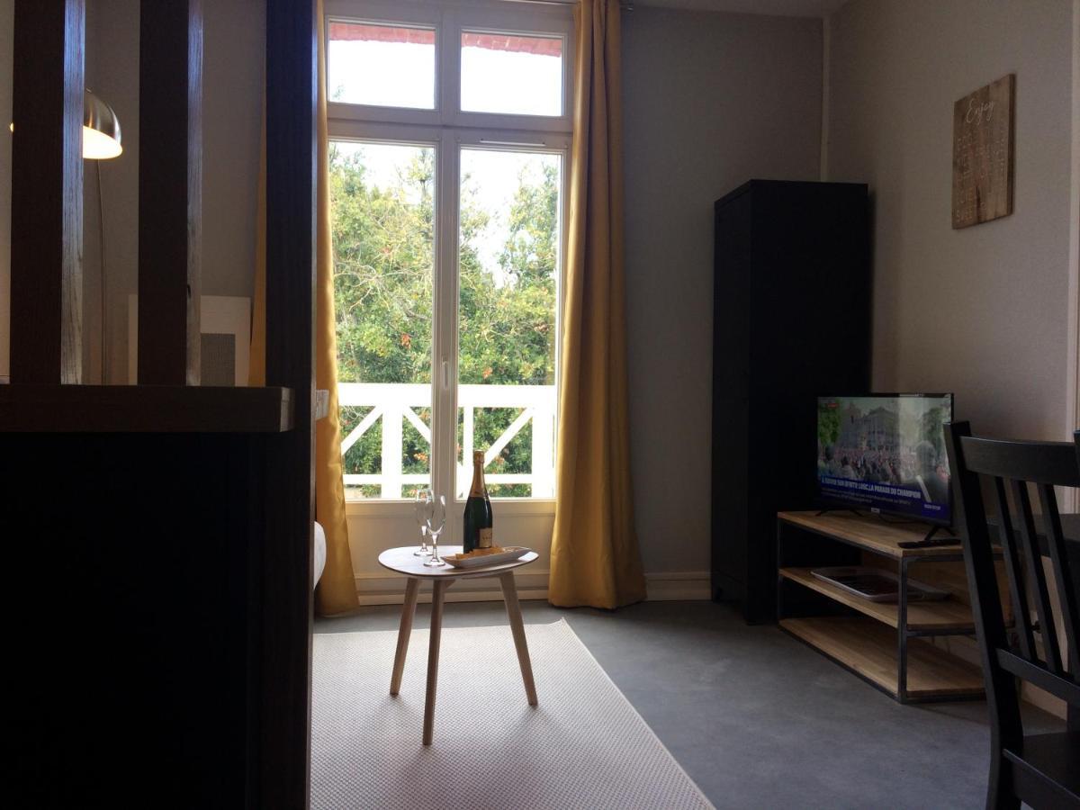 Dinard: Studio A 100 M De La Plage De L'Ecluse Екстериор снимка